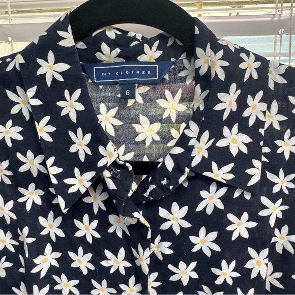 Vintage Blue & White Floral Button Down Crop Top - Picture 3 of 10